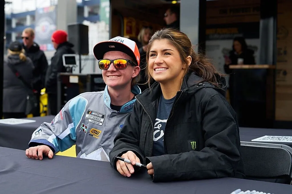 2023 Pennzoil 400 由 Jiffy Lube 提供